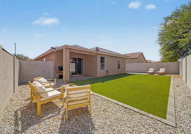 Photo 3 of Single family home for sale at 2658 W Silver Crk Ln, San Tan Valley, AZ 85144 | MLS# 7075010 | Listing updated on 2026-09-13