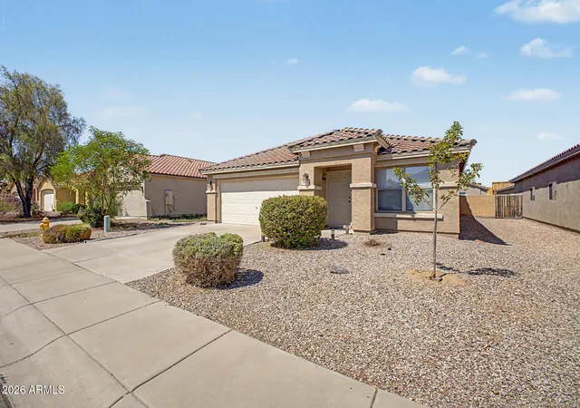 Photo 4 of Single family home for sale at 2658 W Silver Crk Ln, San Tan Valley, AZ 85144 | MLS# 7075010 | Listing updated on 2026-09-13