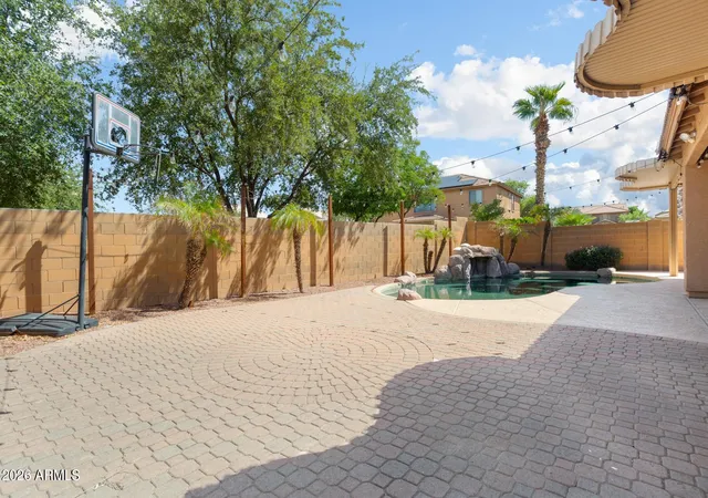 Photo 5 of Single family home for sale at 13636 W Mauna Loa Ln, Surprise, AZ 85379 | MLS# 7074779 | Listing updated on 2026-09-03