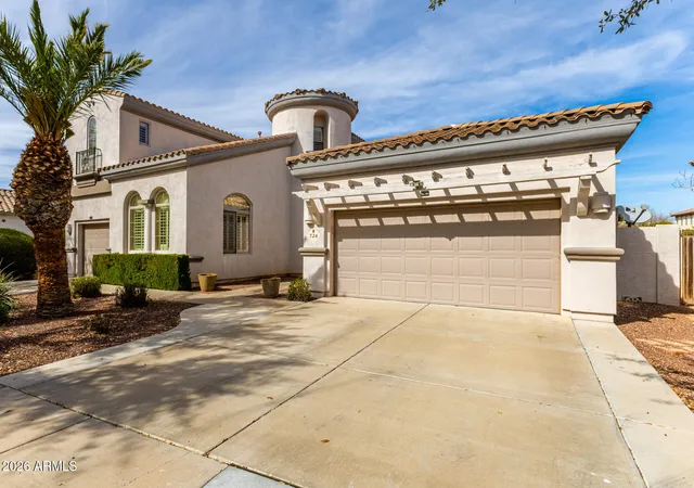 Photo 3 of Single family home for sale at 724 W Mesquite Ln, Litchfield Park, AZ 85340 | MLS# 7074777 | Listing updated on 2026-09-05
