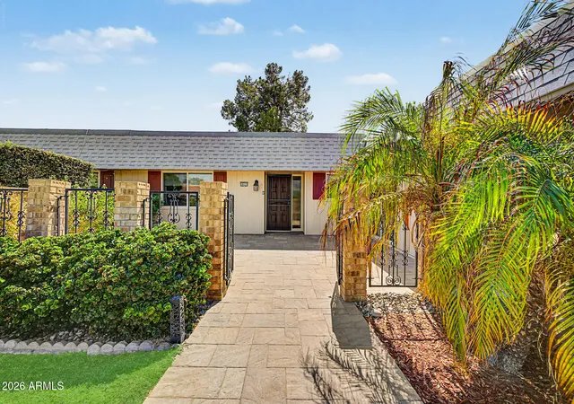 Photo 2 of Sale Pending at 10311 W Kingswood Cir, Sun City, AZ 85351 | MLS# 7074920 | Listing updated on 2026-09-23