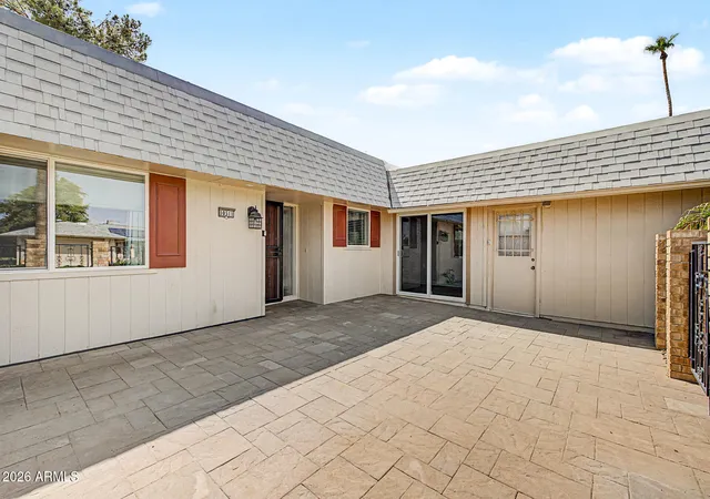 Photo 3 of Sale Pending at 10311 W Kingswood Cir, Sun City, AZ 85351 | MLS# 7074920 | Listing updated on 2026-09-23
