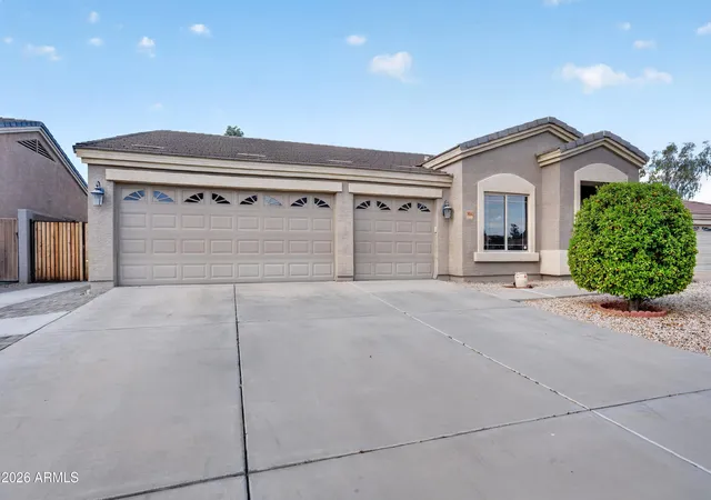 Photo 2 of Single family home for sale at 8566 W Keim Dr, Glendale, AZ 85305 | MLS# 7076308 | Listing updated on 2026-09-13