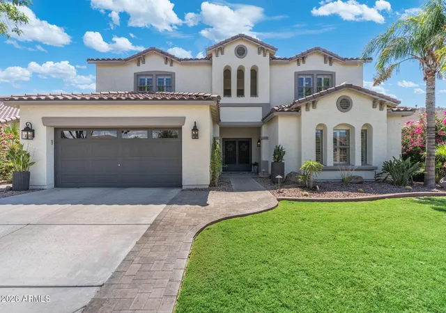 Photo 2 of Sale Pending at 2927 E Eleana Ln, Gilbert, AZ 85298 | MLS# 7075564 | Listing updated on 2026-09-07