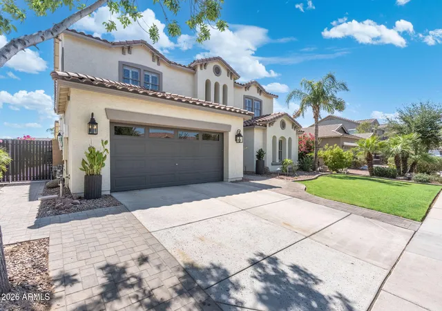 Photo 3 of Sale Pending at 2927 E Eleana Ln, Gilbert, AZ 85298 | MLS# 7075564 | Listing updated on 2026-09-07