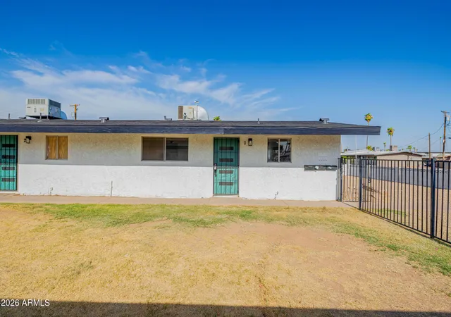 Photo 3 of Townhouse for sale at 2140 W Heatherbrae Dr, Phoenix, AZ 85015 | MLS# 7074943 | Listing updated on 2026-09-17