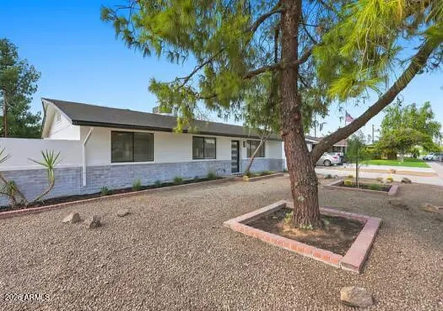 Photo 1 of Sale Pending at 3821 W Desert Park Ln, Phoenix, AZ 85051 | MLS# 7074966 | Listing updated on 2026-09-19
