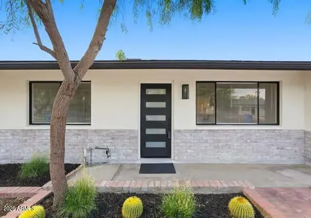 Photo 3 of Sale Pending at 3821 W Desert Park Ln, Phoenix, AZ 85051 | MLS# 7074966 | Listing updated on 2026-09-19