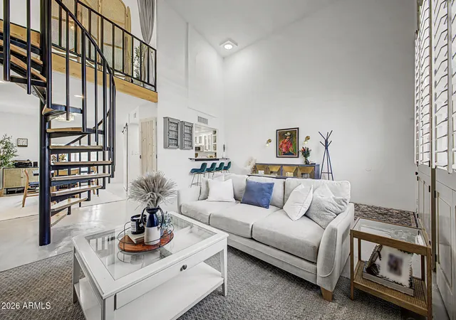 Listing Photo 4 - Condo for sale in building located at 385 W Pierson St, Phoenix, AZ 85013 - Unit #E6