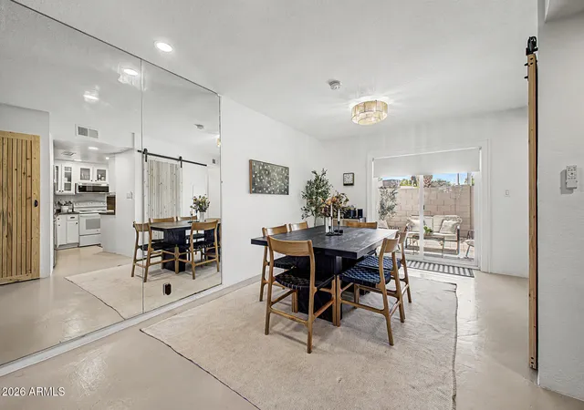 Listing Photo 5 - Condo for sale in building located at 385 W Pierson St, Phoenix, AZ 85013 - Unit #E6