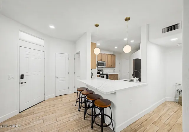 Photo 4 of Townhouse for sale at 1747 E Northern Ave #182, Phoenix, AZ 85020 | MLS# 7075713 | Listing updated on 2026-09-15