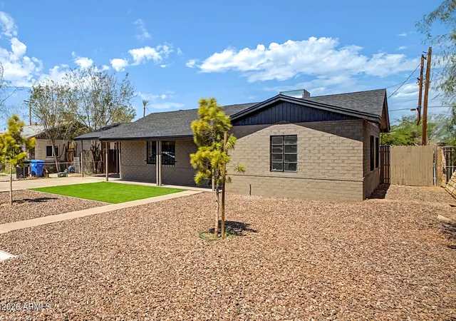 Photo 3 of Single family home for sale at 122 W Roeser Rd, Phoenix, AZ 85041 | MLS# 7075109 | Listing updated on 2026-09-06