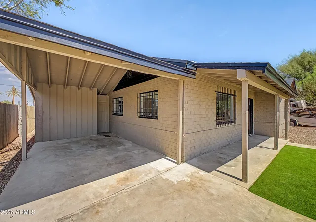 Photo 3 of Single family home for sale at 122 W Roeser Rd, Phoenix, AZ 85041 | MLS# 7075109 | Listing updated on 2026-09-06