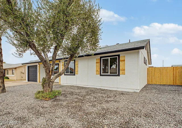 Photo 3 of Sale Pending at 3226 W Libby St, Phoenix, AZ 85053 | MLS# 7075025 | Listing updated on 2026-09-19