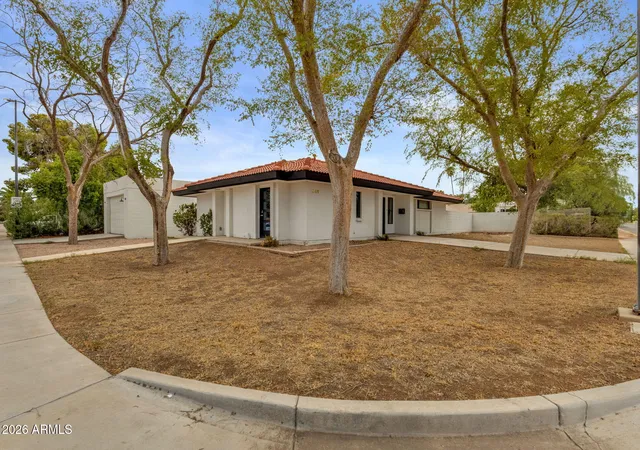 Photo 1 of Single family home for sale at 1001 N Burk St, Gilbert, AZ 85234 | MLS# 7075088 | Listing updated on 2026-09-09