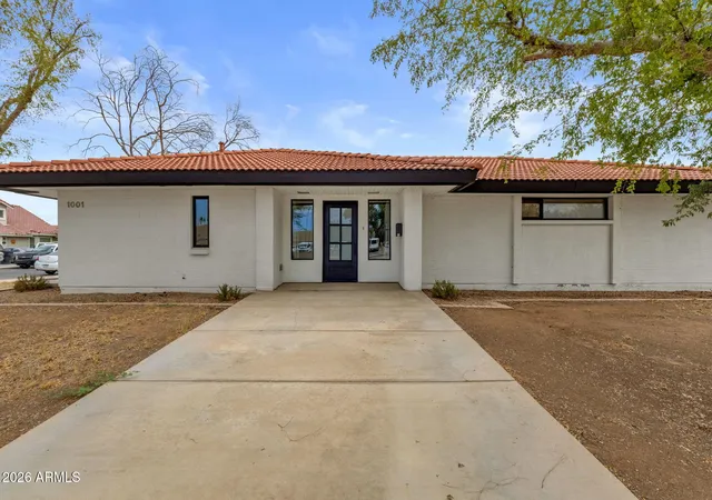 Photo 4 of Single family home for sale at 1001 N Burk St, Gilbert, AZ 85234 | MLS# 7075088 | Listing updated on 2026-09-09
