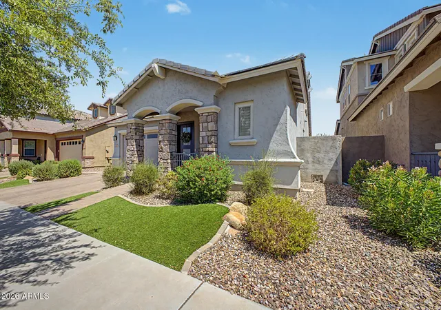 Photo 3 of Single family home for sale at 2485 S Quaintance St, Gilbert, AZ 85295 | MLS# 7075427 | Listing updated on 2026-09-17
