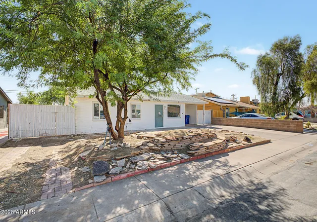 Photo 2 of Single family home for sale at 5634 N 63rd Drive, Glendale, AZ 85301 | MLS# 7075846 | Listing updated on 2026-10-06