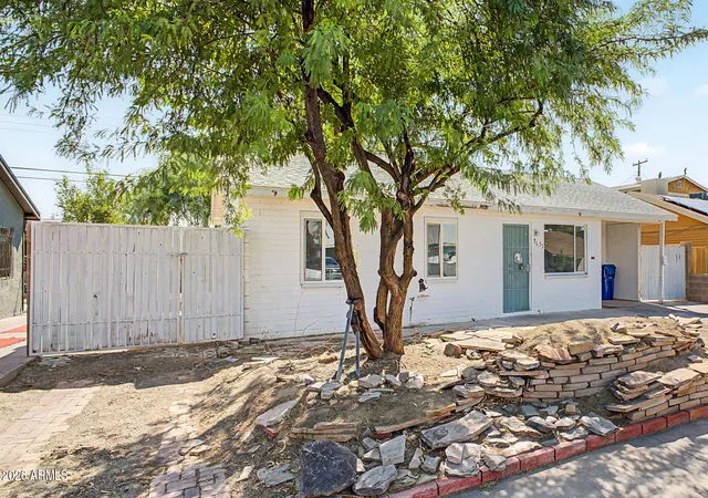 Photo 3 of Single family home for sale at 5634 N 63rd Drive, Glendale, AZ 85301 | MLS# 7075846 | Listing updated on 2026-10-06