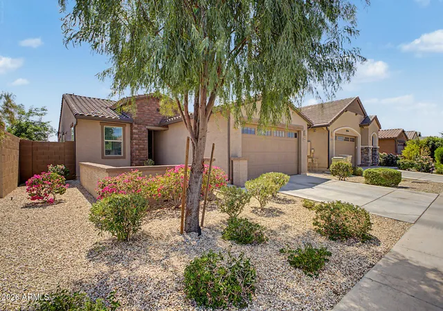 Photo 3 of Single family home for sale at 8947 W Solano Dr, Glendale, AZ 85305 | MLS# 7075193 | Listing updated on 2026-09-11