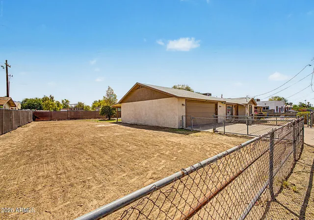 Photo 3 of Single family home for sale at 17 W Whyman Ave, Avondale, AZ 85323 | MLS# 7077716 | Listing updated on 2026-09-11