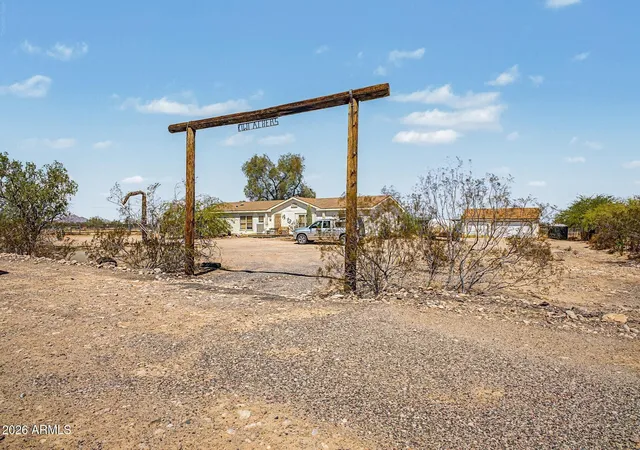 Photo 3 of Manufactured home for sale at 48400 W Wildwood Rd, Maricopa, AZ 85139 | MLS# 7077440 | Listing updated on 2026-09-24