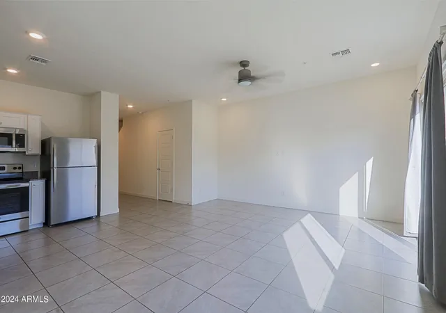 Photo 4 of Townhouse for sale at 2231 W Laurie Ln, Phoenix, AZ 85021 | MLS# 7076330 | Listing updated on 2026-09-18