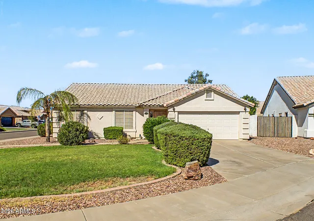 Photo 1 of Single family home for sale at 938 S San Joaquin Ct, Gilbert, AZ 85296 | MLS# 7079006 | Listing updated on 2026-09-12