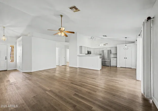 Photo 4 of Single family home for sale at 938 S San Joaquin Ct, Gilbert, AZ 85296 | MLS# 7079006 | Listing updated on 2026-09-12