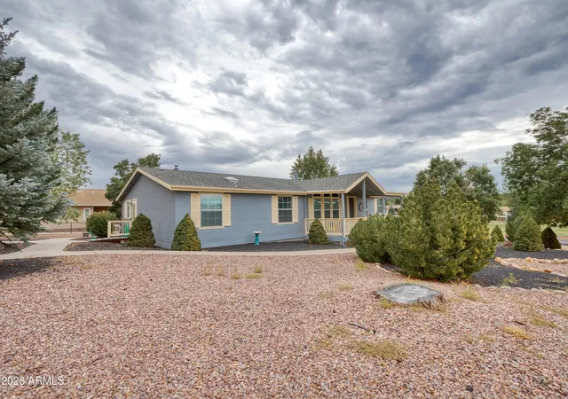 Photo 2 of Manufactured home for sale at 7054 Stagecoach Pass, Show Low, AZ 85901 | MLS# 7075404 | Listing updated on 2026-09-04