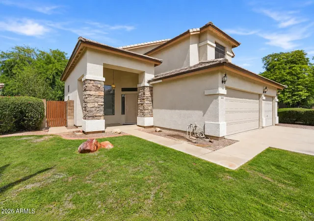 Photo 4 of Single family home for sale at 19220 N 39th Place, Phoenix, AZ 85050 | MLS# 7076706 | Listing updated on 2026-09-21