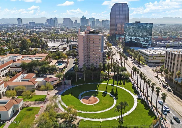 Photo 3 of Condo for sale at 2201 N Central Ave #5-E, Phoenix, AZ 85004 | MLS# 7075506 | Listing updated on 2026-09-20