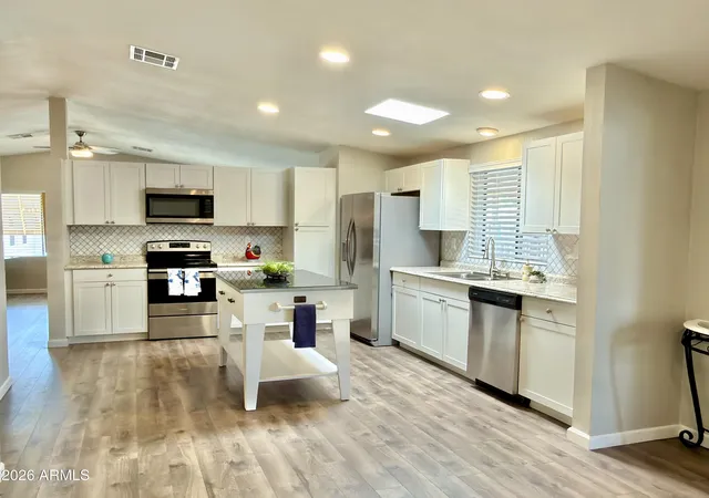 Photo 3 of Manufactured home for sale at 3901 E Pinnacle Peak Rd #236, Phoenix, AZ 85050 | MLS# 7075612 | Listing updated on 2026-09-12