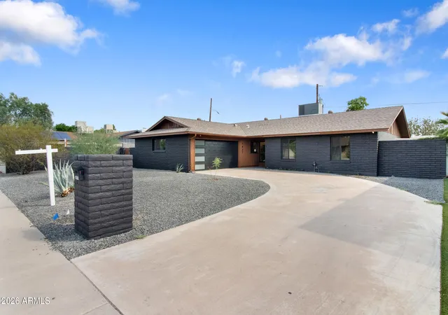 Photo 1 of Single family home for sale at 1637 W Griswold Rd, Phoenix, AZ 85021 | MLS# 7075621 | Listing updated on 2026-09-15