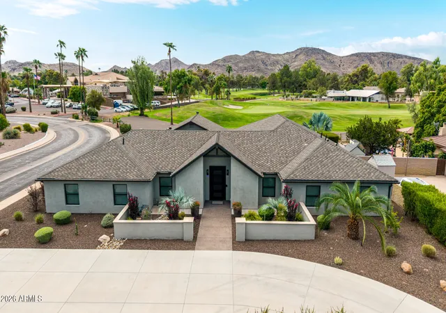 Photo 2 of Single family home for sale at 301 W Moon Valley Dr, Phoenix, AZ 85023 | MLS# 7075624 | Listing updated on 2026-09-13