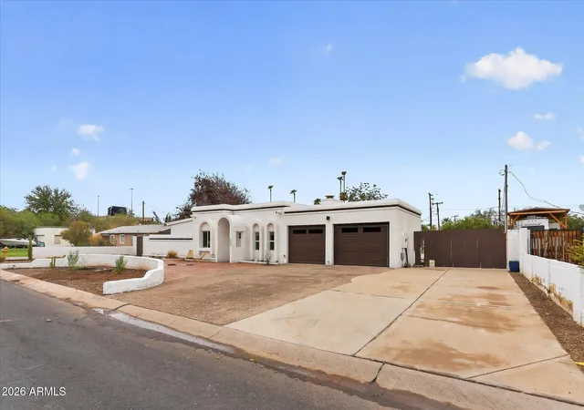 Photo 3 of Single family home for sale at 2334 W Augusta Ave, Phoenix, AZ 85021 | MLS# 7075691 | Listing updated on 2026-09-04