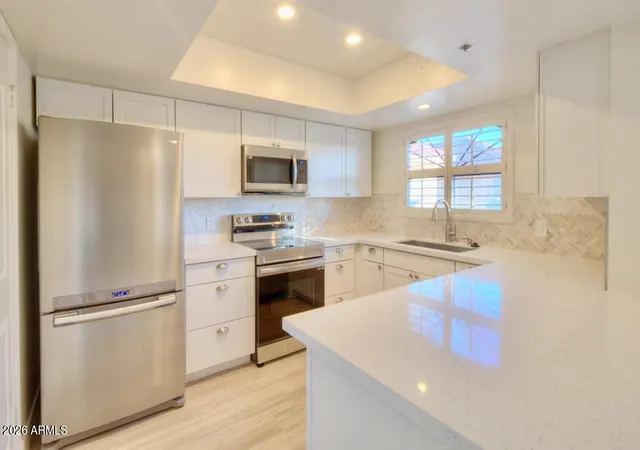 Photo 3 of Condo for sale at 5104 N 32nd Street #408, Phoenix, AZ 85018 | MLS# 7076016 | Listing updated on 2026-09-04