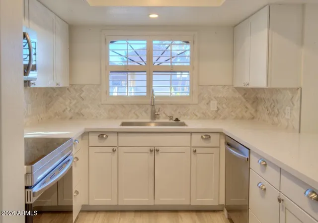 Photo 3 of House for sale at 5104 N 32nd Street #408, Phoenix, AZ 85018 | MLS# 7076016 | Listing updated on 2026-10-21