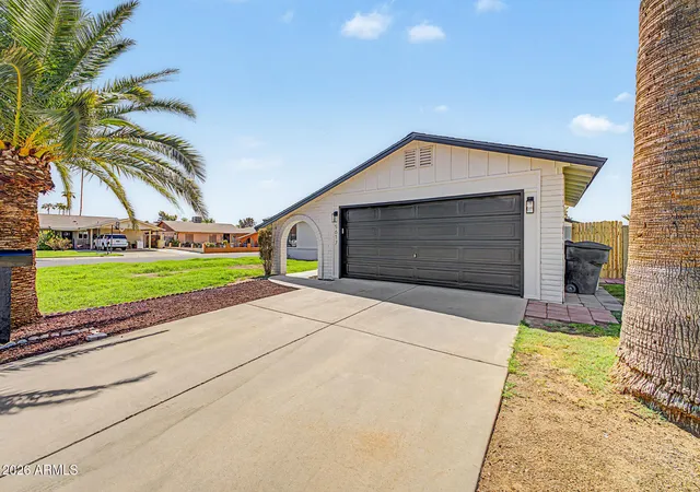 Photo 3 of Single family home for sale at 5617 W Cochise Dr, Glendale, AZ 85302 | MLS# 7076454 | Listing updated on 2026-09-06