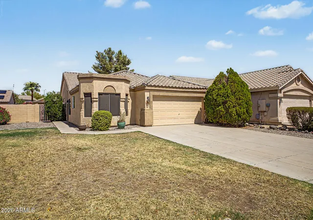 Photo 3 of Single family home for sale at 3706 W Tonopah Dr, Glendale, AZ 85308 | MLS# 7076138 | Listing updated on 2026-09-21