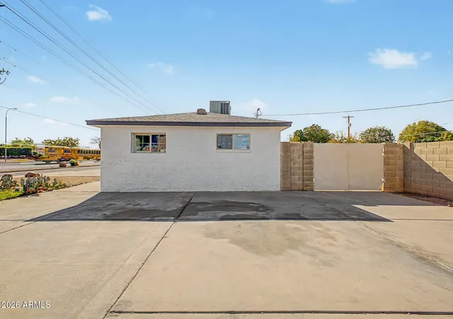 Photo 4 of Single family home for sale at 2902 W Northern Ave, Phoenix, AZ 85051 | MLS# 7076112 | Listing updated on 2026-09-16