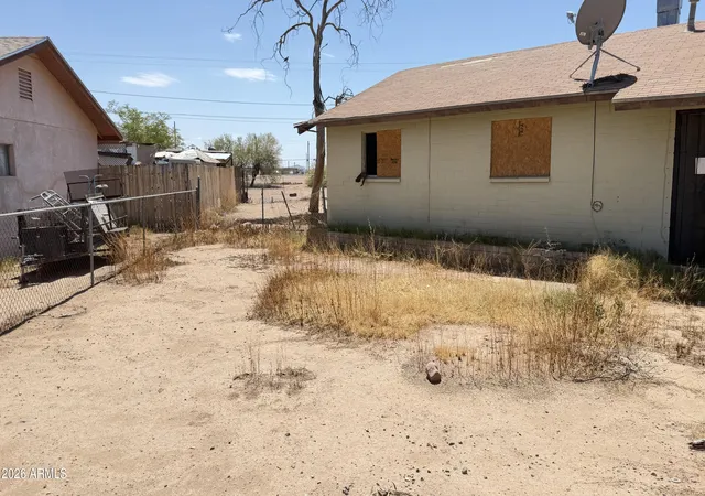 Photo 2 of Sale Pending at 1391 W Rose Pl, Casa Grande, AZ 85122 | MLS# 7076525 | Listing updated on 2026-09-19