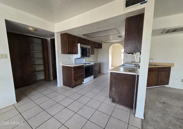 Photo 3 of Sale Pending at 7012 E Thunderbird Rd, Scottsdale, AZ 85254 | MLS# 7075897 | Listing updated on 2026-09-13