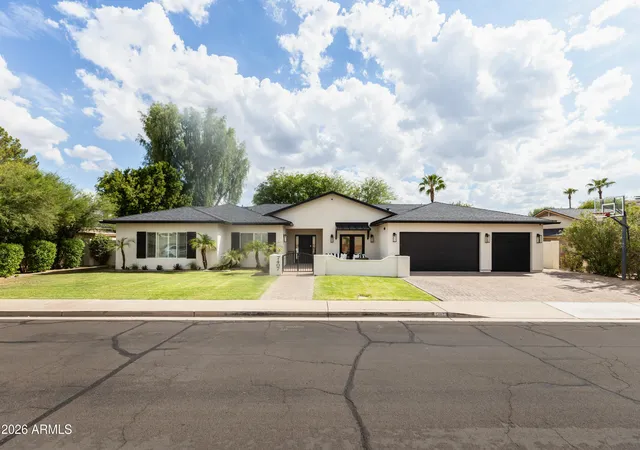 Photo 2 of Sale Pending at 7407 E Gold Dust Ave, Scottsdale, AZ 85258 | MLS# 7076785 | Listing updated on 2026-09-25
