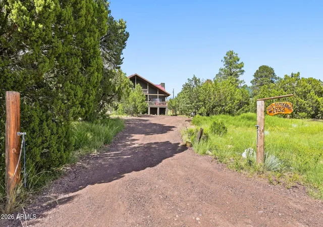 Photo 1 of Single family home for sale at 1932 Aspen Ln, Overgaard, AZ 85933 | MLS# 7076127 | Listing updated on 2026-09-08
