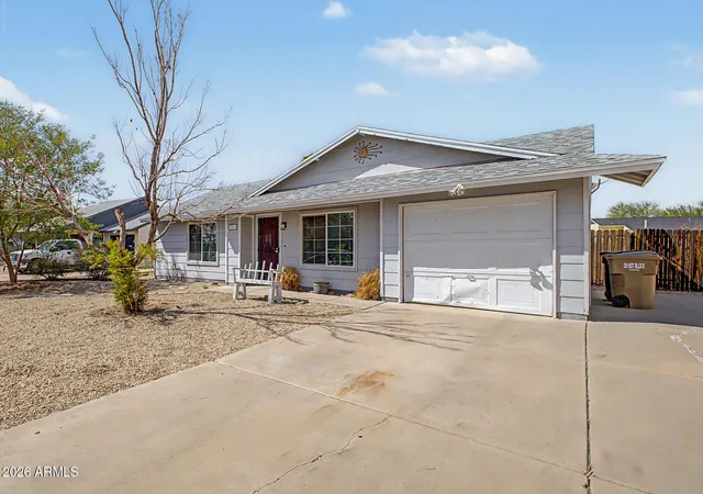 Photo 4 of Single family home for sale at 7214 W Desert Cvs Ave, Peoria, AZ 85345 | MLS# 7076439 | Listing updated on 2026-10-09
