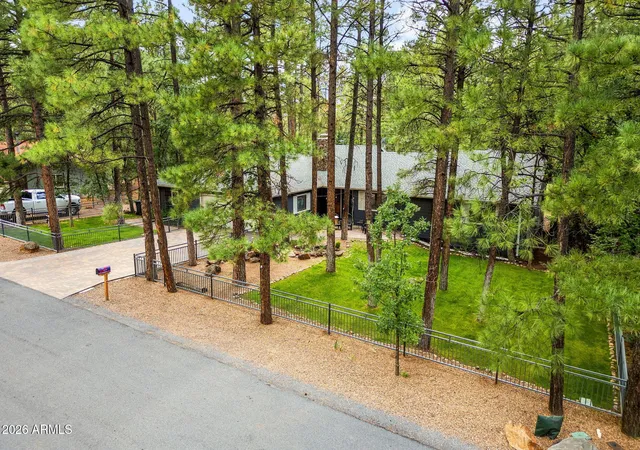 Photo 3 of Sale Pending at 548 S Adair Springs Ln, Pinetop, AZ 85935 | MLS# 7076356 | Listing updated on 2026-09-29