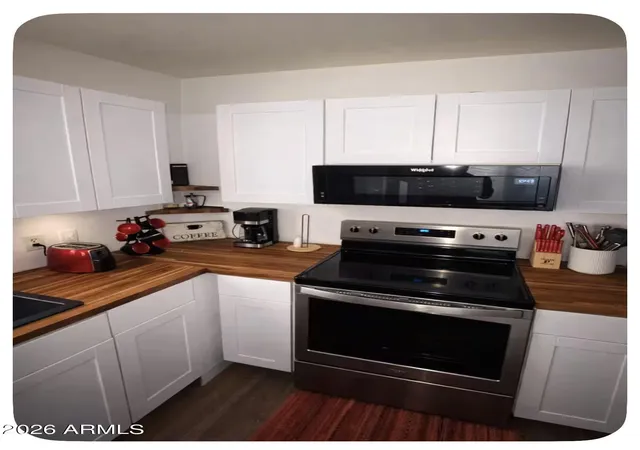 Photo 3 of Townhouse for sale at 1021 E Pierce St, Phoenix, AZ 85006 | MLS# 7076583 | Listing updated on 2026-09-05