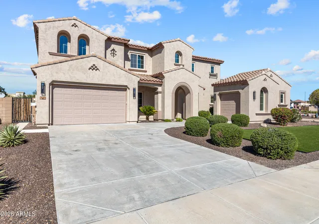 Photo 2 of Sale Pending at 3126 E Wildhorse Ct, Gilbert, AZ 85297 | MLS# 7076674 | Listing updated on 2026-09-07