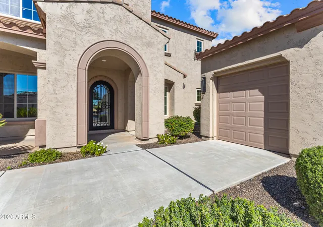 Photo 3 of Sale Pending at 3126 E Wildhorse Ct, Gilbert, AZ 85297 | MLS# 7076674 | Listing updated on 2026-09-07